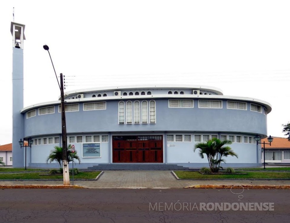 || Igreja Matriz Católica Sagrado Coração de Jesus, da cidade de Marechal Cândido Rondon, cuja edificação começou em setembro de 1960.
Imagem: Acervo Memória Rondonense