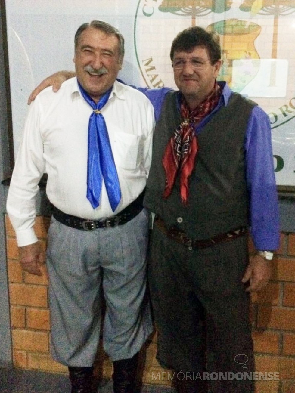 || Professor Arno Figur (e) e empresário Ricardo Luft eleitos vice-presidente e presidente do CTG Tertúlia Paraná. 
Imagem: Acervo do GTG - FOTO 7 - 
