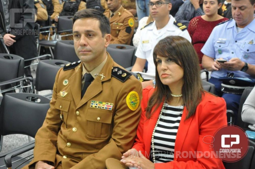 || Major Saulo de Tarson Sanson da Silva e esposa, ele assumiu o comando do Batalhão de Polícia de Fronteira (BPFron), em setembro de 2018.
Imagem: Acervo Portal da Cidade - FOTO 19 -