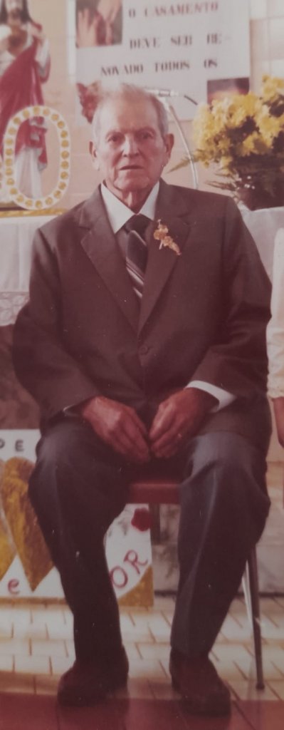 || Rondonense Ferdinando Lizzoni, homenageado  com seu nome, o ginásio de esportes da sede distrital rondonense de Iguiporã, em agosto de 1988.
Imagem:  Acervo da família - FOTO 8 -