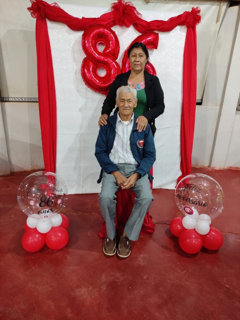 || Eustáquio Prates Santander na companhia de sua filha Madalena Prates, em setembro de 2022.
Imagem: Acervo de Madalena Prates  - FOTO 20 -