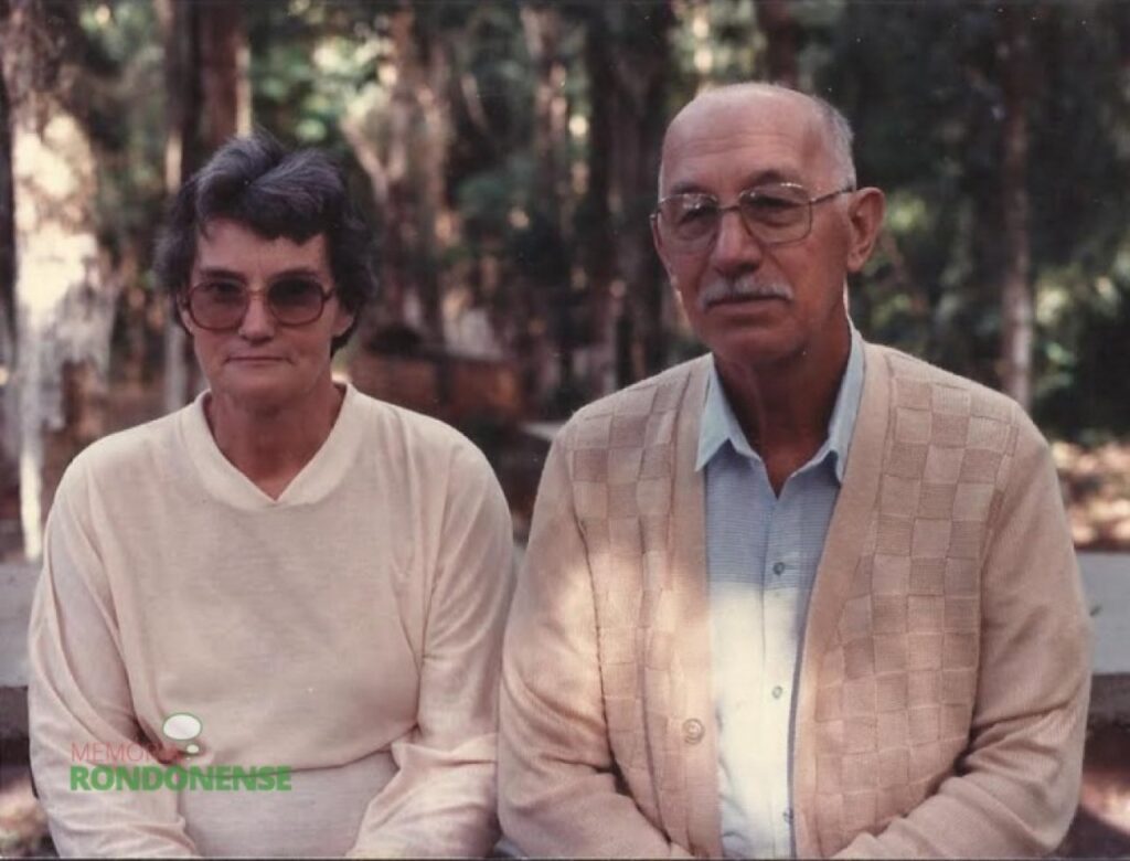 || Pioneiro Hartwig Schade com sua esposa Herta Hassemer, também pioneira em Marechal Cândido Rondon,  ele falecido em setembro  de 2003.
Imagem: Acervo Herta Hassemer Schade - FOTO 10 -
