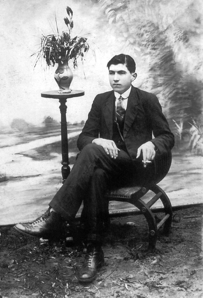 || Jovem Attilio Francisco Xavier Fontana, futuro fundador do grupo Sadia. 
Imagem: Acervo Memorial Attilio Fontana - FOTO 3 -
