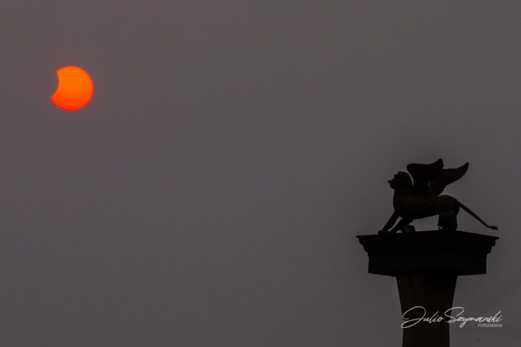 || Eclipse do sol fotografado em Cascavel (PR), em 02 de outubro de 024.
Imagem: Acervo e crédito de Julio Szymaski / Facebook - FOTO 35 -