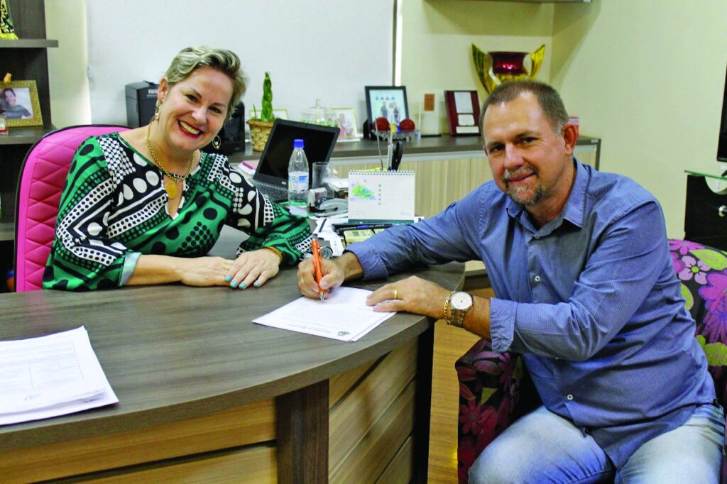 || Cleci Rambo Loffi e Edson Schug  - eleitos prefeita e vice-prefeito do município de  Mercedes, em outubro de 2016.
Imagem: Acervo O Presente - FOTO 13 -