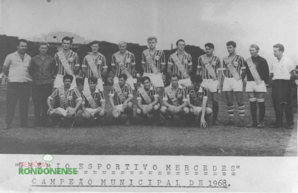 A pioneira Tereza (Grohmann) Römer com o esposo Ludwig Federico Römer e os filhos Norma, Holdi, Vilma e Selma. 
Imagem: Acervo Selma Römer Krack