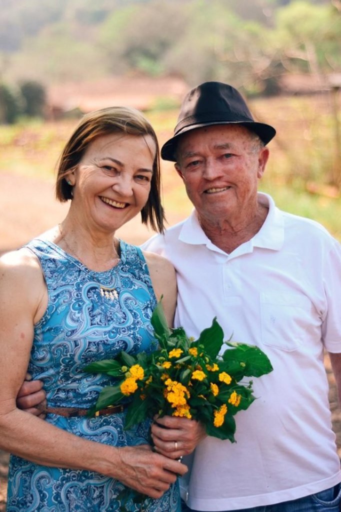 || Casal rondonense Noeli e Edgar Prass na comemoração de suas Bodas de Ouro, em outubro de 2019.
Imagem: Acervo Jéssica Prass - FOTO 21 -