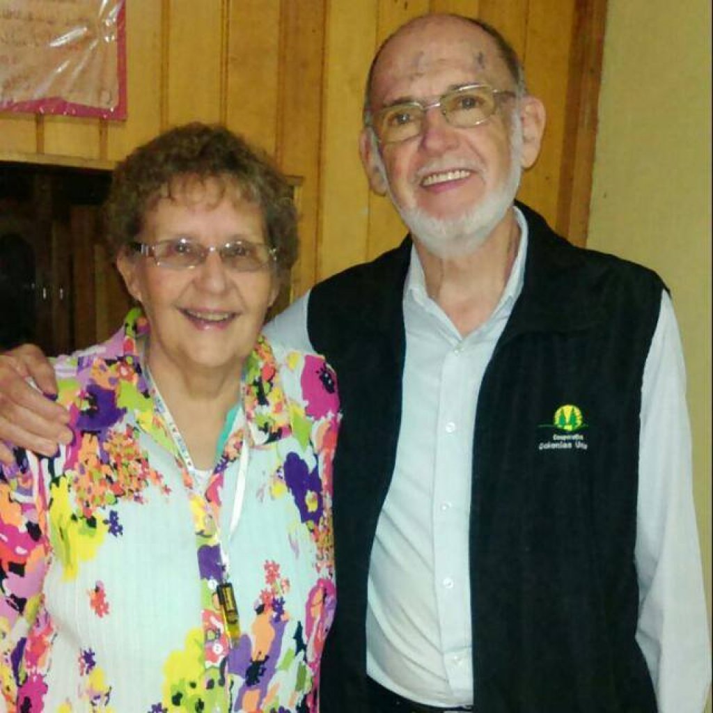 || Senhora Tábita Meier com o esposo Martin Kurrle, convidada especial para a inauguração do novo templo da Igreja de Deus, em Marechal Cândido Rondon, em setembro de 1985.
Imagem: Arquivo pessoal