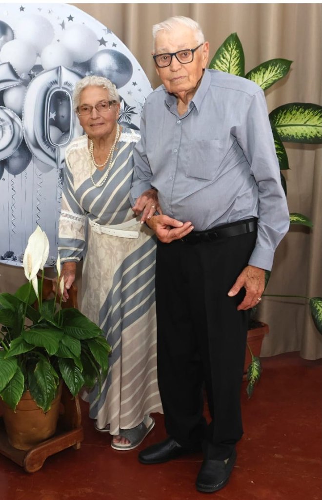 || Casal rondonense Maria Bonne e Waldemar Lohmann que festejaram Bodas de Diamante, em outubro de 2025.
Imagem: Acervo de Sigmar Lohmann - FOTO 28 -