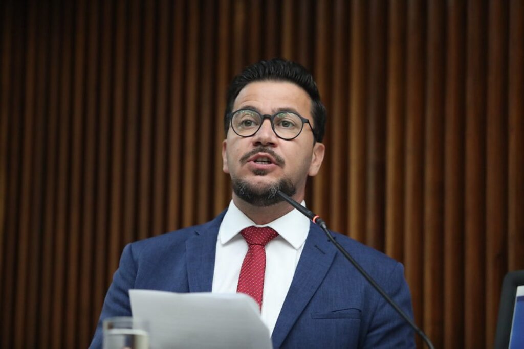 || Deputado estadual Arilson Chioratto, reeleito presidente do Diretório do PT do Paraná, em julho de 2025.
Imagem: Acervo ALEP - FOTO 41

 -