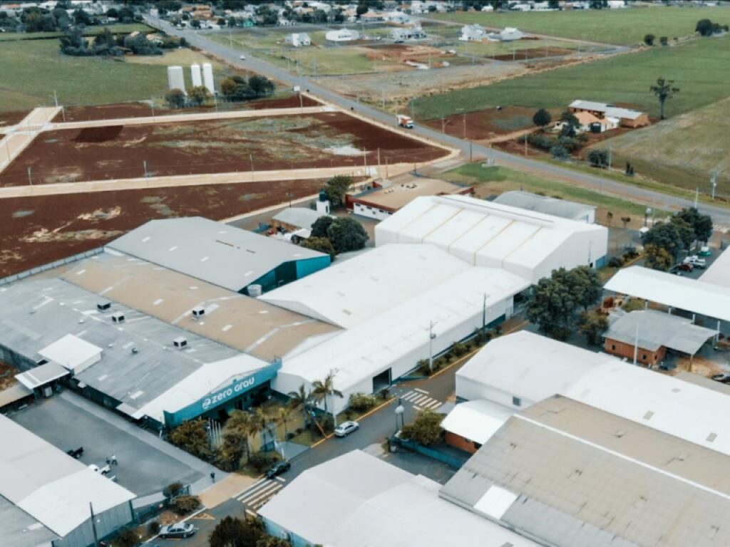 || Vista aérea do parque industrial da "Zero Grau", na cidade de Nova Santa Rosa (PR), em foto de setembro de 2020.
Imagem: Acervo da Empresa - FOTO 16 -