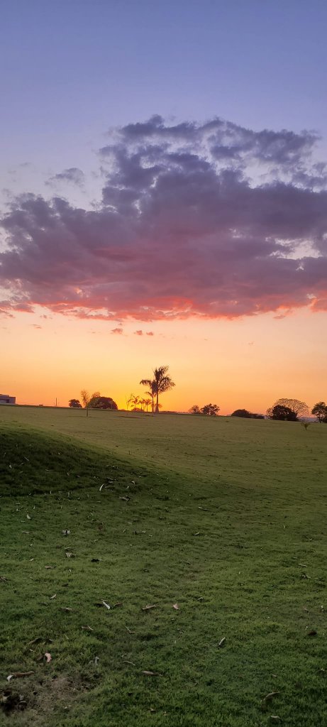 || Raiar do dia no município de Marechal Cândido Rondon em 18 de agosto de 2023, clicado pela pioneira rondonense Ilda Bet - FOTO 36 -