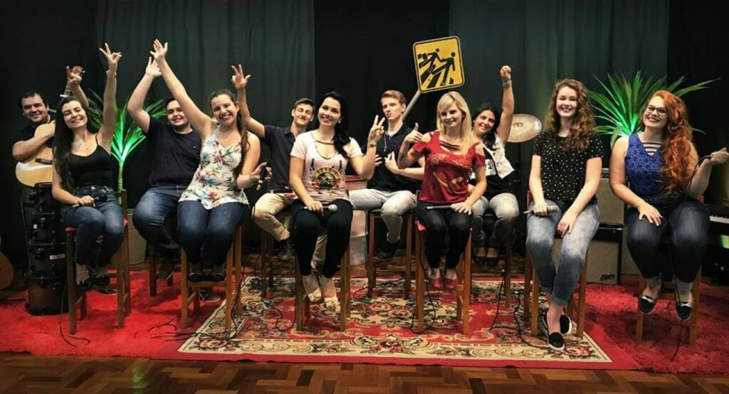 || Vocal "Quatro Tons", de Quatro Pontes. 
Imagem: Acervo Imprensa PM-Quatro Pontes - FOTO 14 -