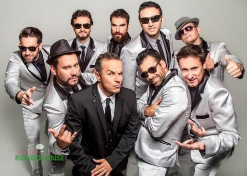 || Banda curitibana Big Time Orchestra que se apresentou em Marechal Cândido Rondon, outubro de 2015.
Imagem: Acerco piscitellientretenimentos - FOTO 14 -