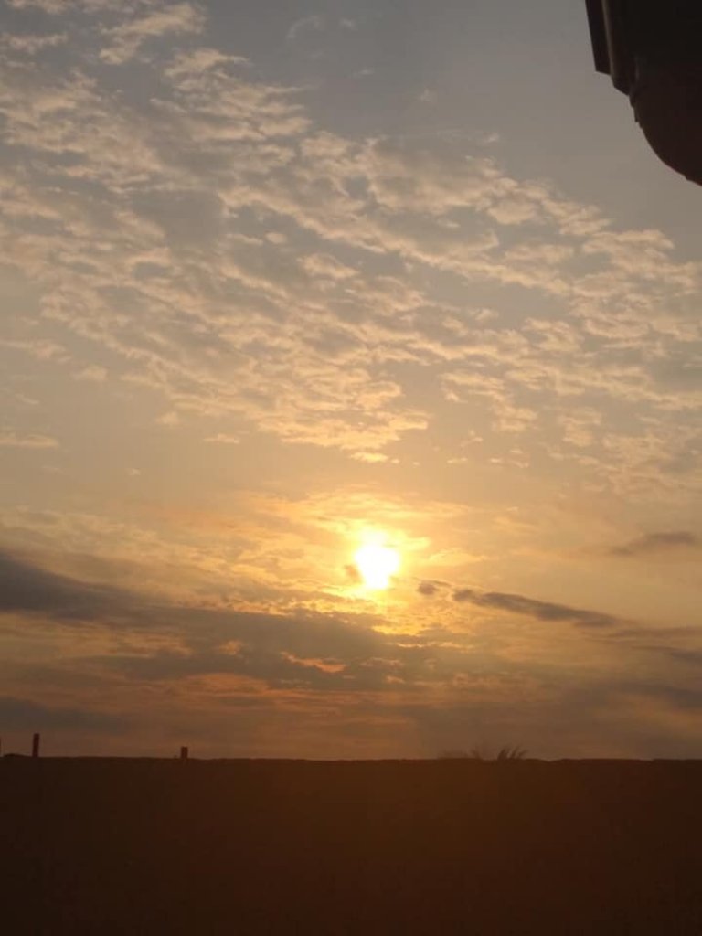 || Pôr do sol na cidade de Marechal Cândido Rondon, em 14 de setembro de 2021.
Imagem: Acervo e crédito da pioneira rondonense Ilda Bet - FOTO 25 -