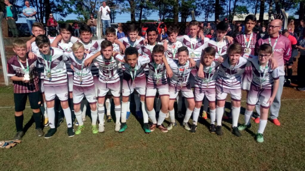 || Equipe de futebol de campo  B do Colégio Luterano Rui Barbosa, campeã  da Fase Municipal dos Jogos Bom de Bola de Marechal  Cândido Rondon, em agosto de 2018. 
Imagem: Acervo Imprensa PM-MCR - FOTO 20 -