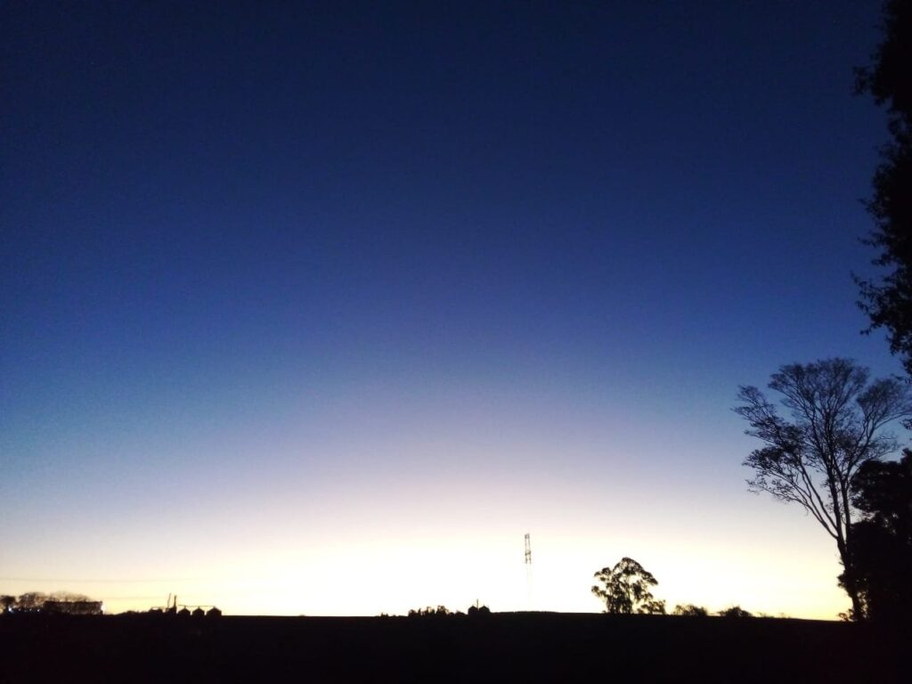 || Pôr do sol fotografado na localidade de São Luiz, no município de Mercedes, por Eli Marcosn, em 09 de setembro de 2025 - FOTO 20 -